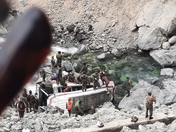 Dangerous roads in Ladakh : 7 Army soldiers killed