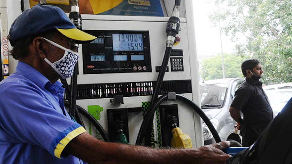 Private Indian companies can NOW sell petrol from 1 Oct
