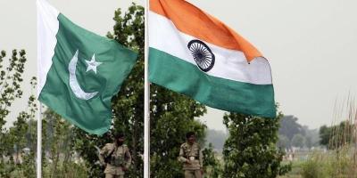 India & Pak exchange lists of prisoners