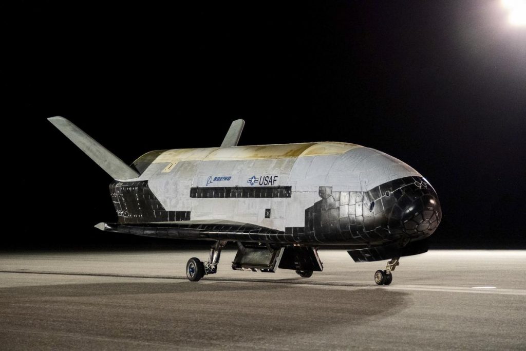 A new record – US space plane lands back after 908 days