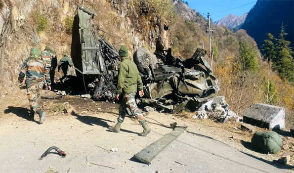 16 soldiers killed in mountain road accident